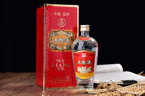 國(guó)寶級(jí)瓊漿 探秘五糧液“鎮(zhèn)廠之寶”交杯牌五糧液